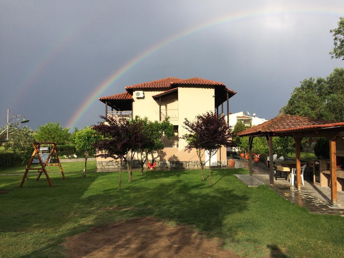 אורמוס פנגיאס Latoura Studios מראה חיצוני תמונה